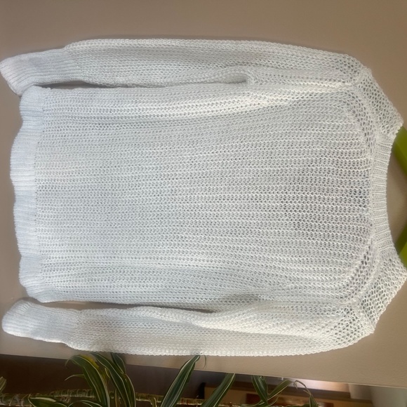 SOLD!!  Banana Republic White Summer Sweater Sz.S EUC - Picture 3 of 5
